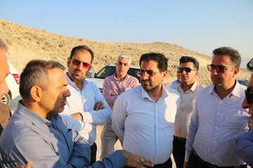 ببینید| بازدید معاون برنامه ریزی و مدیریت منابع وزیر راه و شهرسازی از پروژههای بزرگراهی جنوب فارس