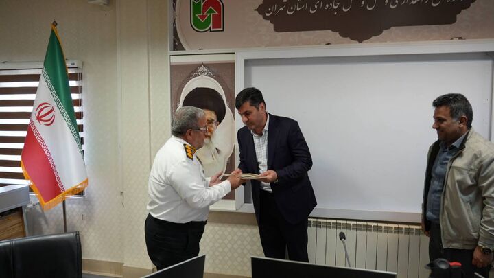 مدیرکل راهداری و حمل‌ونقل جاده‌ای استان تهران از رئیس پلیس راه شرق استان تقدیر کرد