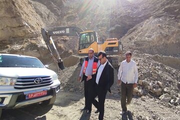 ببینید|بازدید مهندس باقرجوان سرپرست اداره کل راهداری و حمل و نقل جادهای استان البرز از پروژه های در حال اجرای محور کرج_کندوان