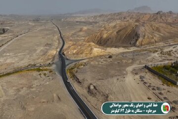 ویدیو | خط کشی و احیای رنگ محور مواصلاتی میرجاوه _ سنگان به طول ۶۲ کیلومتر