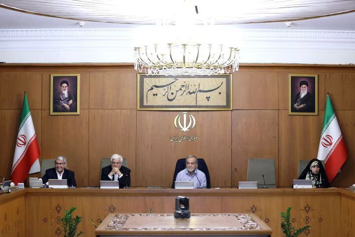 گزارش دستاوردهای سفر وزیر راه به رئیس جمهور ارائه شد  ع
