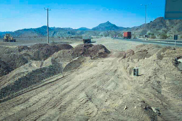 آغاز عملیات احداث باند دوم محور جیرفت – رودان در محدوده پاسگاه شهیدشعبانینژاد منوجان جنوب کرمان راه