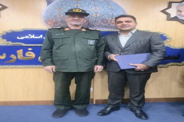 تجلیل از مدیرکل راه و شهرسازی کهگیلویه و بویراحمد به پاس خدمات صادقانه در توسعه عمرانی این استان شهید شاطری
