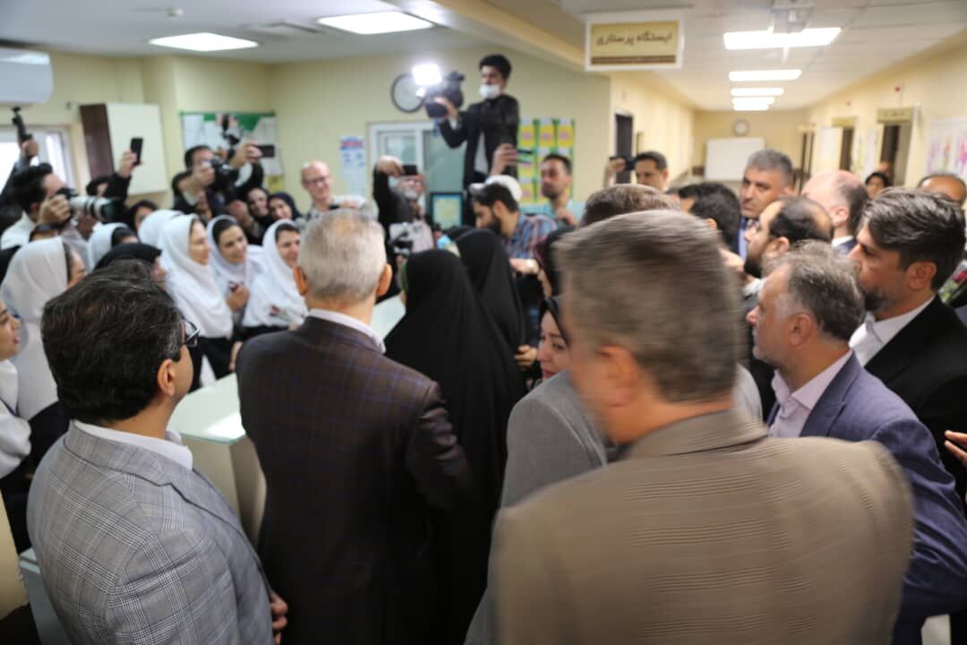 بازدید وزیر راه و شهرسازی از بیمارستان امام خمینی(ره) ساری در سالروز ولادت حضرت زینب(س)