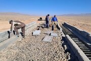 ببینید| عملیات بتن‌ریزی پل راه‌آهن در محور اردستان – اصفهان