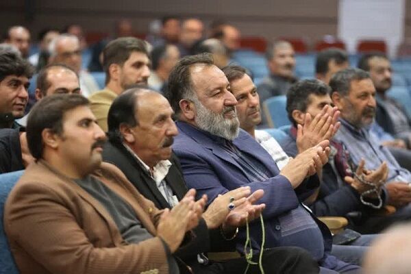 ویدیو | تجلیل از خادمان جابجایی زائران اربعین در شهرکرد