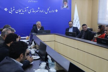 دیدار مدیرکل راه و شهرسازی آذربایجان‌غربی با نمایندگان مجریان ذی‌صلاح استان