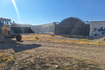 ️ویدیو| عملیات تخریب و آزاد سازی حریم راه از ساخت و ساز غیرمجاز با حکم مقام قضایی در بزرگراه کربلا محور بیستون به صحنه کرمانشاه