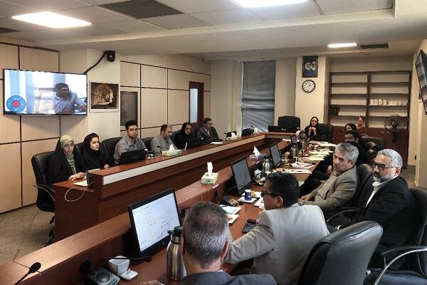 نشست هم‌اندیشی با نمایندگان و فعالان حقوق شهر دوستدار کودک، معلولان و جانبازان