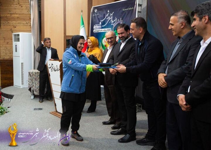 نایب‌قهرمانی تیم منتخب استان تهران در رقابت‌های فوتسال اولین المپیاد فرهنگی ورزشی کارکنان وزارت راه و شهرسازی