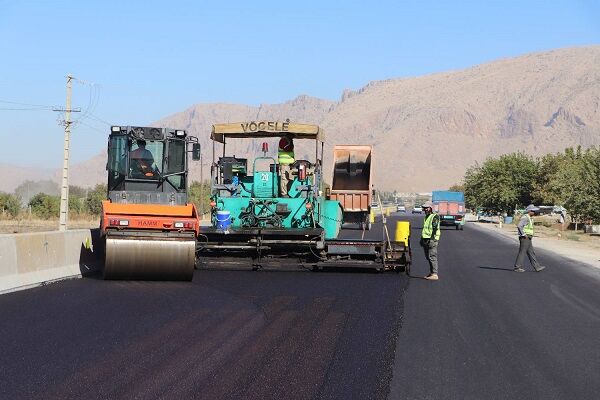 ️ویدیو| عملیات بهسازی و روکش آسفالت محور کرمانشاه به کامیاران حوزه شهرستان کرمانشاه بطول ۱۰ کیلومتر
