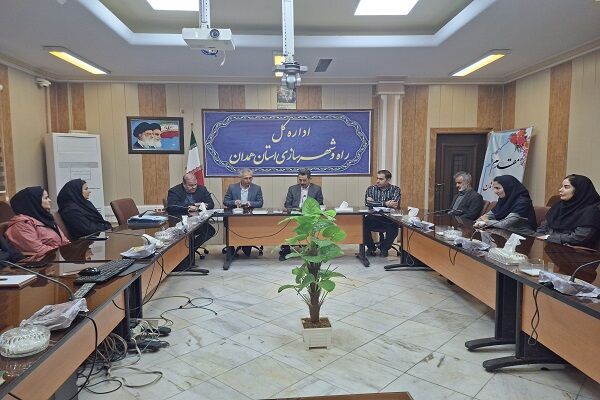 ببینید| مراسم تقدیر از بانوان ورزشکار اداره کل راه و شهرسازی استان همدان