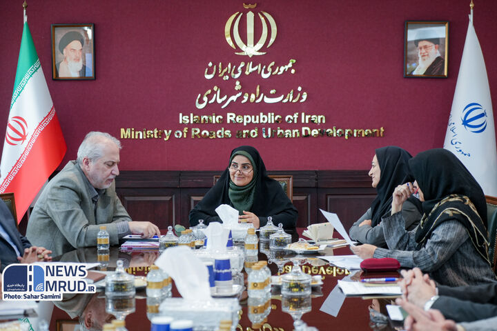 ببینید | نشست هیات امنای مرکز تحقیقات راه، مسکن و شهرسازی با حضور وزیر راه و شهرسازی