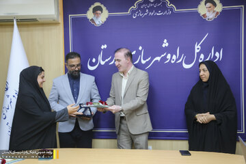 تجلیل از بانوان ورزشکار اداره‌کل راه و شهرسازی لارستان در اولین المپیاد فرهنگی‌ – ورزشی وزارت راه و شهرسازی