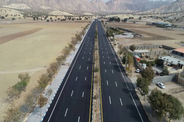 اجرای عملیات گسترده ۳۶۰۰ کیلومترخط‌کشی راه‌های استان ایلام