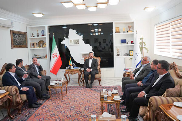 دیدار مدیر عامل شرکت بازآفرینی شهری ایران با استاندار فارس