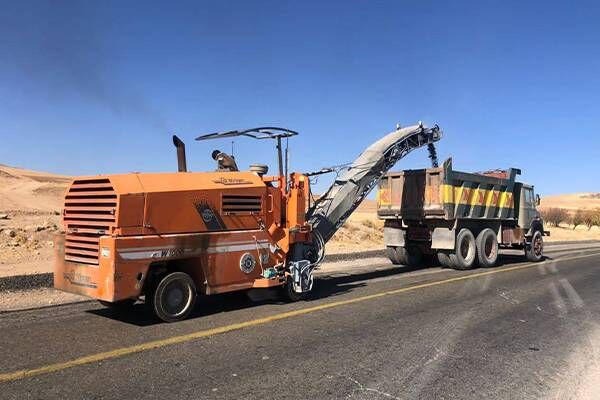 ببینید|تراش آسفالت با دستگاه ورتکن در محور دهگلان _ حسین آباد کردستان