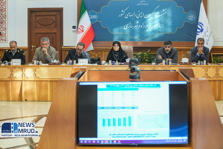 ببینید | نشست کمیسیون ایمنی راه های کشور با حضور وزیر راه و شهرسازی