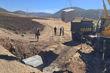 ببینید |  نصب باکس بتنی جهت تعریض آبرو محور اسلام آباد_گیلانغرب استان کرمانشاه