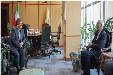 دیدار مدیرعامل راه‌آهن با خیر برجسته تبریزی/ تأکید بر نقش خیرین در مسئولیت‌پذیری اجتماعی