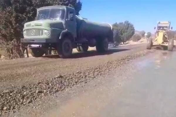 تسطیح ورگلاژ وآماده سازی جهت آسفالت راه  روستایی ناوه ازتوابع بخش ننور
