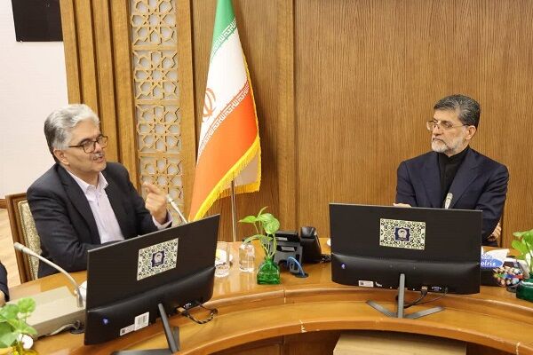 تأکید بر توسعه همکاری‌های مشترک میان وزارت راه و شهرسازی و آستان قدس رضوی در راستای ارتقای خدمت‌رسانی به زائران