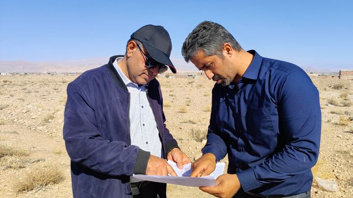 پیگیری روند اجرایی پروژه‌های نهضت ملی مسکن و جوانی جمعیت در شهر اختیارآباد کرمان
