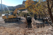 ببینید|  عملیات احداث آبرو با باکس بتنی لوله ای در راه روستایی بزگوره جهت دفع آب های سطحی استان کرمانشاه