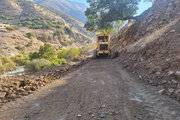 ببینید| تداوم ریزش برداری ،پاکسازی و رفع انسداد مسیر روستایی بانی لوان_دره یاب شهرستان جوانرود استان کرمانشاه