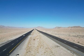 ۲۰۱ کیلومتر بزرگراه وراه اصلی از هامون تا مکران؛ پیوندی راهبردی برای توسعه ترانزیت و تجارت ایران