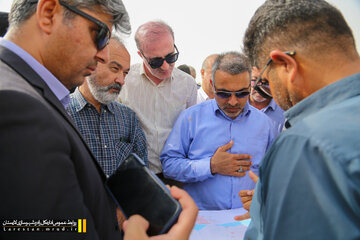 ببینید بازدید مدیرکل منطقه جنوب شرکت ساخت و توسعه زیربناهای حمل‌ونقل کشور از مراحل مختلف اجرای پروژه‌های توسعه‌ای و تکمیل باند دوم محور ارتباطی لار–بستک