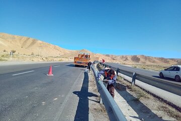 تعمیر و نصب ۱۲ کیلومتر گاردریل در محورهای خراسان شمالی