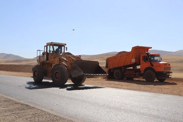 و️یدیو | عملیات بهسازی و روکش آسفالت محور شریانی چهارزبر به کوزران به طول ۱۲.۷ کیلومتر استان کرمانشاه و️یدیو | عملیات بهسازی و روکش آسفالت محور شریانی چهارزبر به کوزران به طول ۱۲.۷ کیلومتر استان کرمانشاه