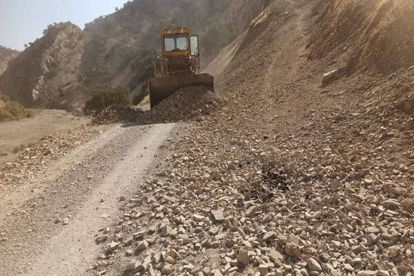 ببینید| تداوم ریزش برداری، پاکسازی و رفع انسداد مسیر روستایی بانی لوان_دره یاب شهرستان جوانرود استان کرمانشاه
