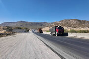 ببینید| عملیات بهسازی و روکش آسفالت محور شریانی چهارزبر به کوزران به طول ۱۲.۷ کیلومتر استان کرمانشاه