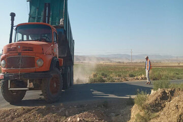 ببینید| عملیات شانه سازی و رفع قوس و ایمن نمودن راه روستایی شیان_استان کرمانشاه