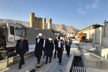 بازدید رئیس مرکز تحقیقات راه‌، مسکن و شهرسازی از واحدهای دانش‌پايه تولیدکننده بتن