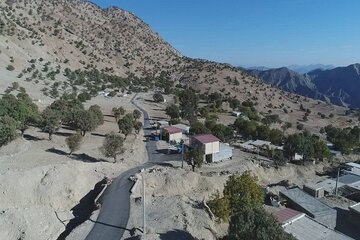 ویدیو| نظر مردم در خصوص عملیات روکش آسفالت محور روستایی مرگسر شهرستان الیگودرز