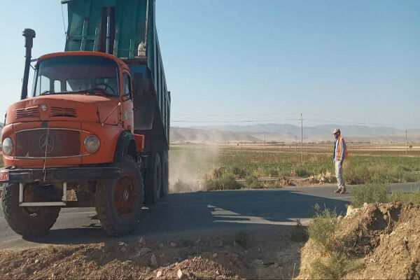 ببینید| عملیات شانه سازی و رفع قوس و ایمن کردن راه روستایی شیان_استان کرمانشاه