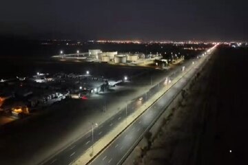 ویدیو | رفع نواقص و بهسازی روشنایی طولی در بزرگراه خلیج فارس محور زاهدان، خاش استان سیستان و بلوچستان به طول ۲.۵ کیلومتر
