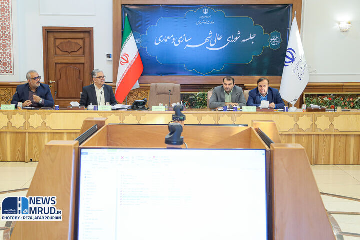 موافقت با طرح جامع بیرجند و دستورالعمل ماده ۱۴ قانون زمین شهری تبریز با تاکید بر حفظ باغات