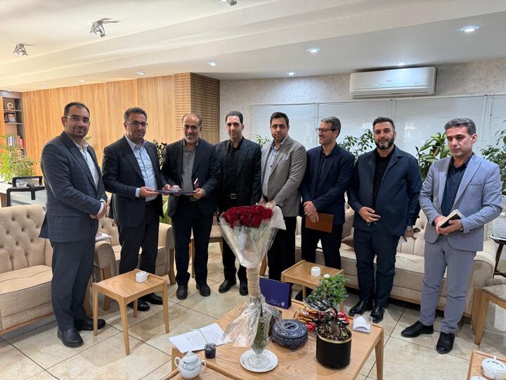 فرمانده قرارگاه شهید شاطري  سپاه از مدیرکل راه و شهرسازی استان فارس تقدير كرد