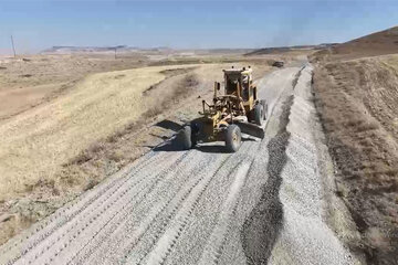 تسطیح و رگلاژ ۱۰۰ کیلومتر راه روستایی در دیواندره کردستان