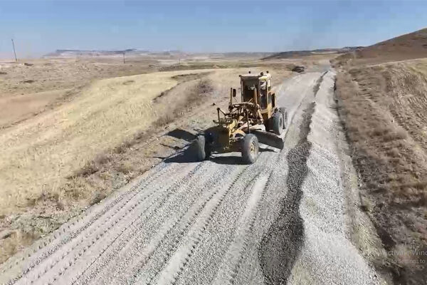 بهسازی و آماده سازی برای آسفالت راه روستایی اوچ بلاغ به نیاز بلاغ از توابع شهرستان قروه  کردستان به طول ۳ کیلومتر