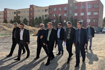 بازدید معاون استاندار و فرماندار ویژه میانه از پروژه ۳۶۸ واحدی مسکن مهر
