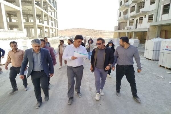 ببینید |بازدید سرپرست اداره کل راه وشهرسازی استان مرکزی از نهضت ملی مسکن شهرجدید مهاجران