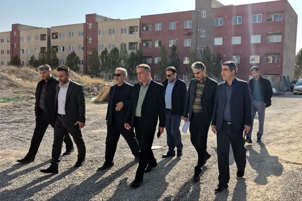 بازدید معاون استاندار و فرماندار ویژه میانه از پروژه ۳۶۸ واحدی مسکن مهر