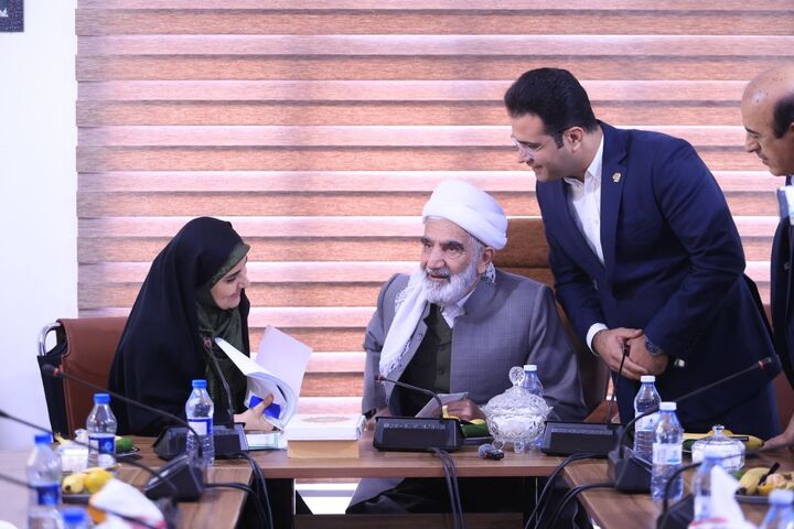 وزارت راه و شهرسازی به دست بانویی شایسته و انقلابی اداره می‌شود / تأکید صادق بر تداوم نگاه ویژه دولت چهاردهم به توسعه کردستان