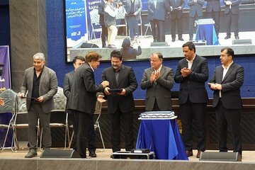 تجلیل از تلاشگران عرصه شهرسازی کشور و استان گلستان در همایش ملی روز جهانی شهرسازی