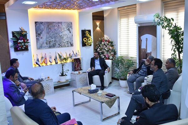 ببینید | نشست مدیرکل راه و شهرسازی استان سمنان با شهردار سمنان